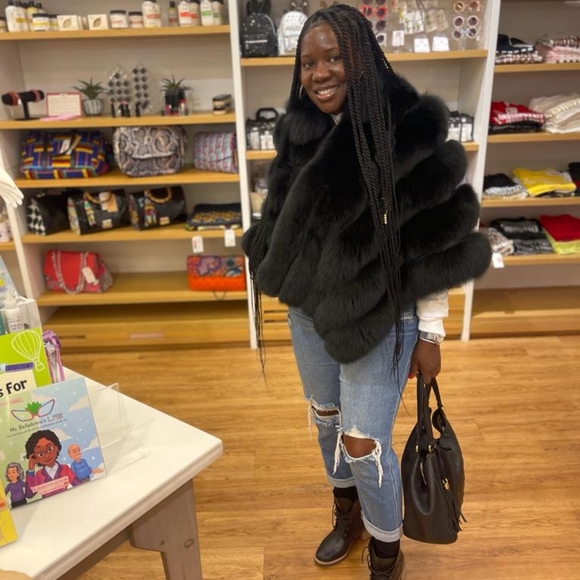 Meet your Posher, Nia - Picture 2 of 11